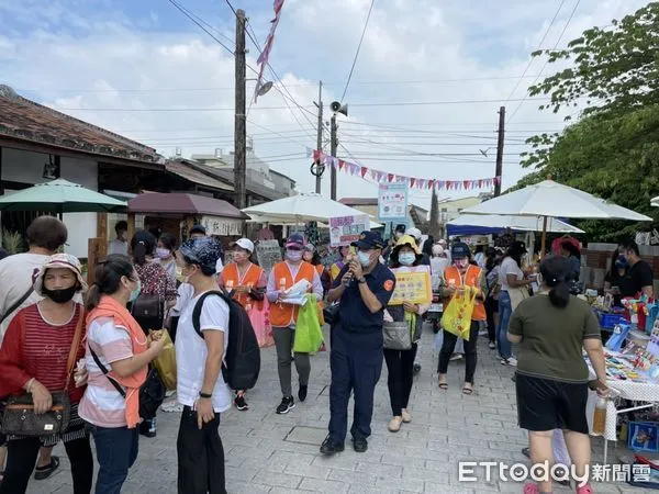 ▲國慶連假第一天，台南後壁、新化觀光景點湧入人潮，自河、新化分局警方出動大批警力，管制疏導交通。（圖／記者林悅翻攝，下同）