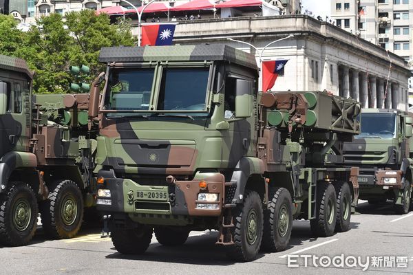 ▲▼ 110年國慶大會,雷霆2000多管火箭發射車 。（圖／記者李毓康攝）