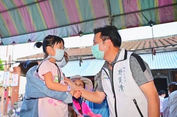 新竹女9年生8胎「增產報國」　鄭寶清籲總統召見送百萬加住宅 | ETto