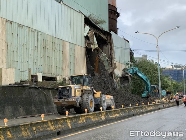 ▲▼桃園龜山砂石場土石崩塌壓死計程車司機。（圖／記者沈繼昌攝）