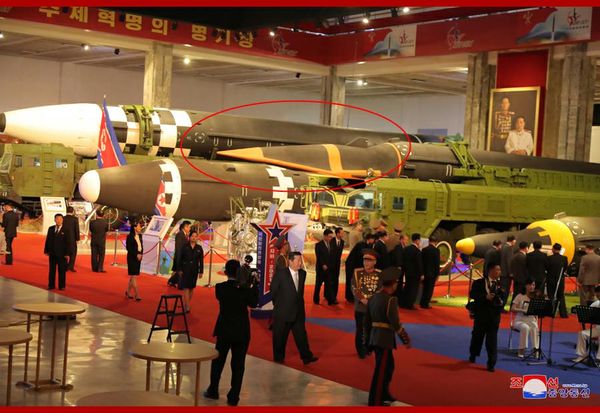 ▲北韓「自衛·2021」國防展中秀出多款近5年生產的新式裝備。（圖／翻攝朝中社）