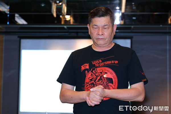 ▲▼藝人澎恰恰欠債2.2億宣布破產，一年來債務清償未果，債權人反而越來越多。在金星集團董事長林秉文介入後，兩人今天共同召開債務協商會議，提出債務清償計畫，邀請債權人共同協商。（圖／記者湯興漢攝）