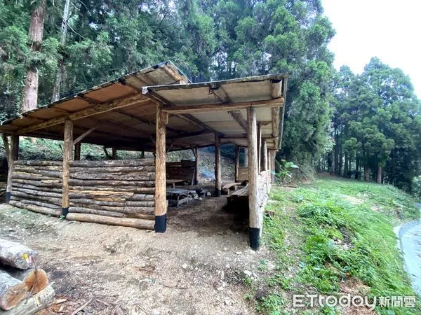 ▲南投林管處與丹大部落合作就地取材、復刻布農傳統獵寮。（圖／林務局南投林管處提供）