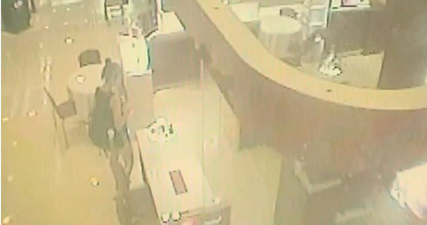 永和 熱褲美腿妹 逛百貨公司分狂摸3層樓包包一開警傻眼 Ettoday社會新聞 Ettoday新聞雲