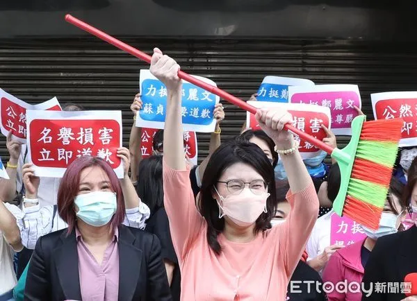 ▲▼婦女團體聲援鄭麗文委員。（圖／記者屠惠剛攝）