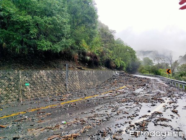 ▲圓規颱風強降雨造成中橫公路大禹嶺至太魯閣多處災情，道路阻斷封閉。（圖／公路總局提供，下同）