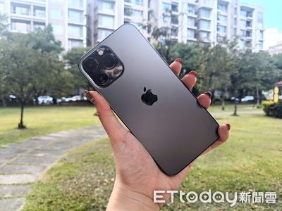 快訊／蘋果突宣布新功能！　手中iPhone「直接變身」