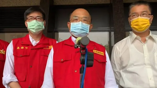 ▲▼行政院長蘇貞昌勘災高雄火警。（圖／行政院提供）