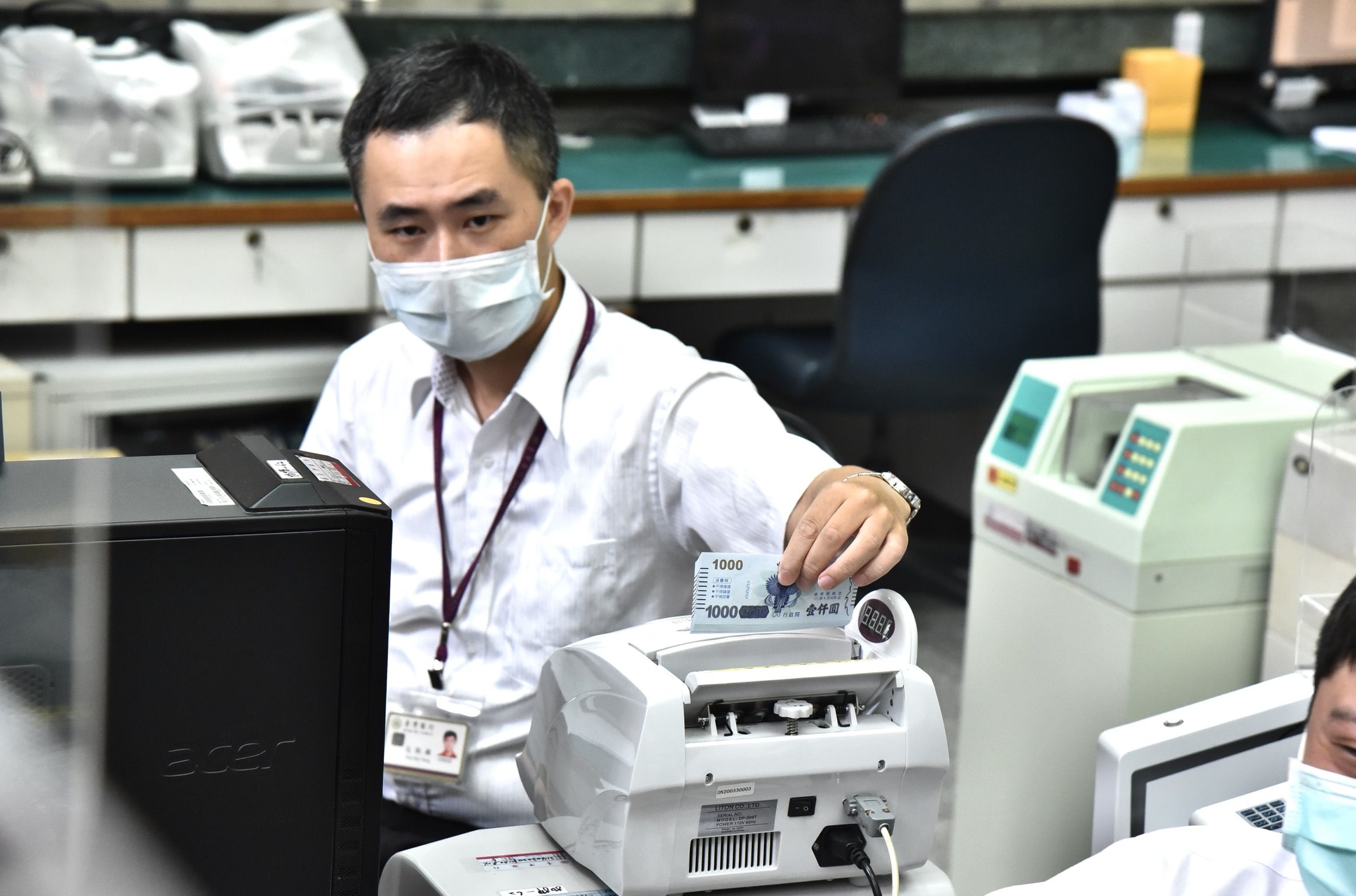 ▲台銀今日開放五倍券兌領。（圖／記者李毓康攝）