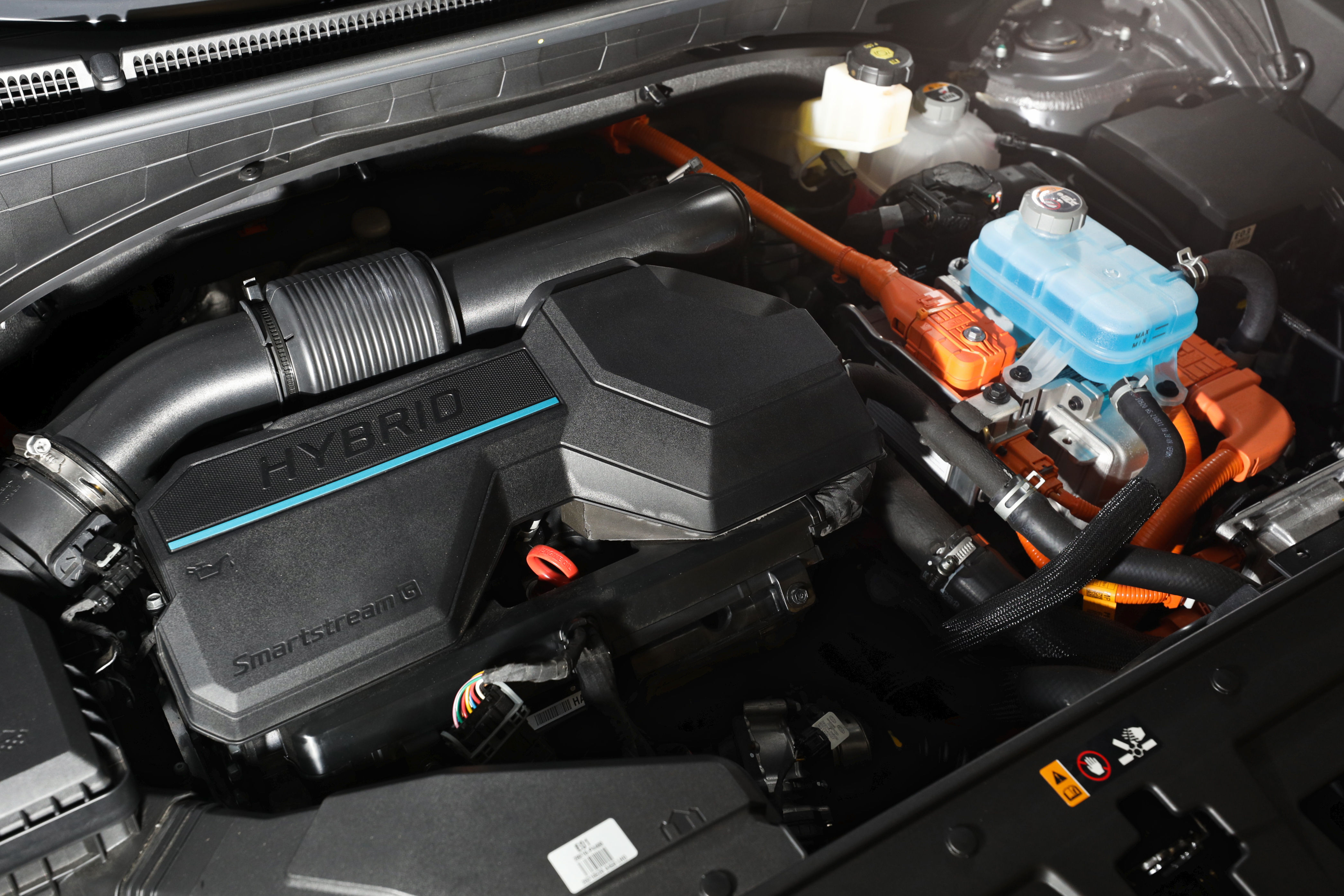 ▲Hyundai Santa Fe 1.6升Turbo Hybrid渦輪油電上市。（圖／翻攝自Hyundai）