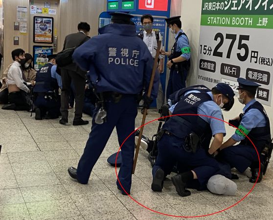 ▲▼ 日本東京上野車站15日發生隨機攻擊案。（圖／翻攝自推特）