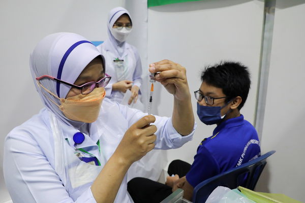 ▲▼馬來西亞新冠疫苗接種。（圖／路透）