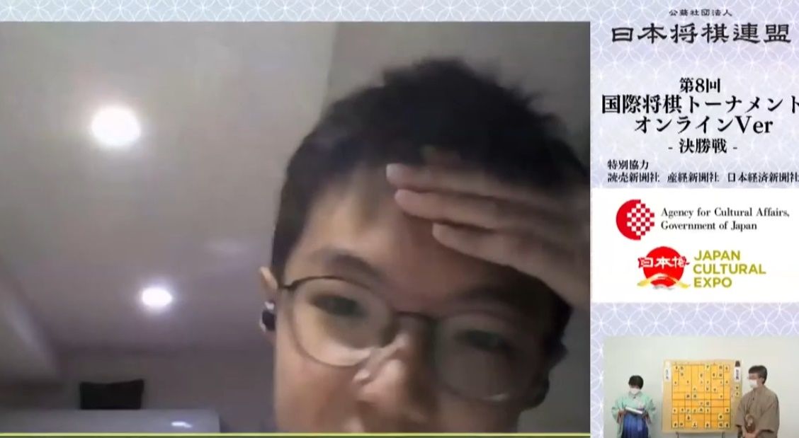 ▲▼16歲的台灣高中生張京鼎（右上）17日在國際將棋大賽決賽迎戰中國選手許衎昀（左下），最後擊敗對手拿下冠軍。（圖／翻攝自YouTube／JapanShogiAssociation）