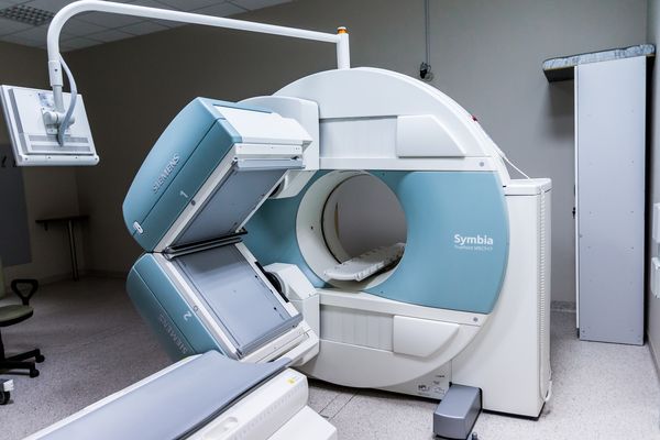 ▲▼南韓60歲男子進行MRI檢查時，不幸慘遭附近的氧氣筒撞胸死亡。（示意圖／取自Pixabay）