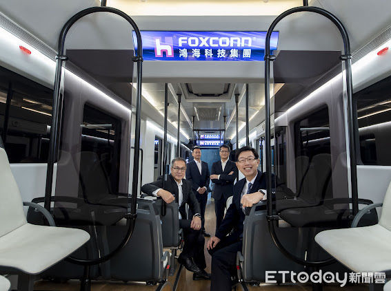▲鴻海科技日，鴻海展出3款電動車，Ｍodel T電動巴士。（圖／鴻海提供）
