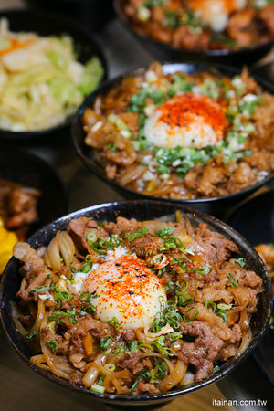 ▲▼敲之助 鉄板焼き • 牛丼 • 洋食。（圖／台南好FOOD遊提供）