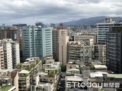 原本想買頂樓!他去朋友家被「1缺點」嚇到:天花板也溫的