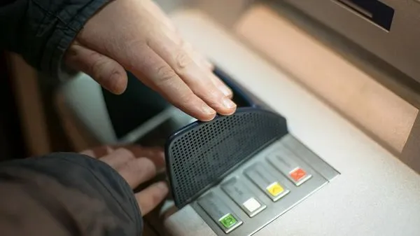 ▲▼ATM轉帳示意圖。（圖／取自免費圖庫pixabay）
