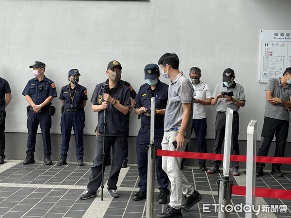 ▲▼刪Q總部下午控告基進黨新聞部副主任陳子瑜違反選罷法。（圖／記者鄧木卿攝）