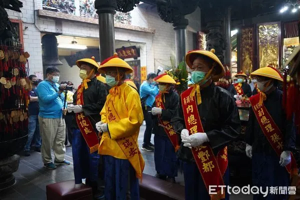 ▲東港東隆宮今(21)日遵循古禮舉行上樑儀式             。（圖／記者陳崑福翻攝，以下同）