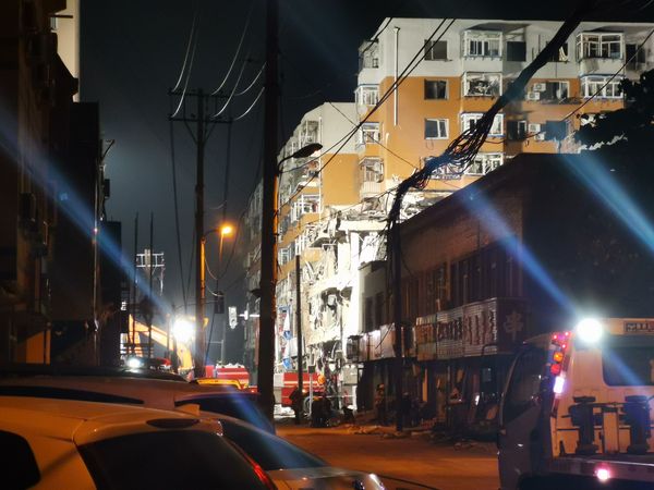 ▲瀋陽嚴重氣爆，3層樓餐廳被炸到只剩骨架。（圖／翻攝遼寧消防）