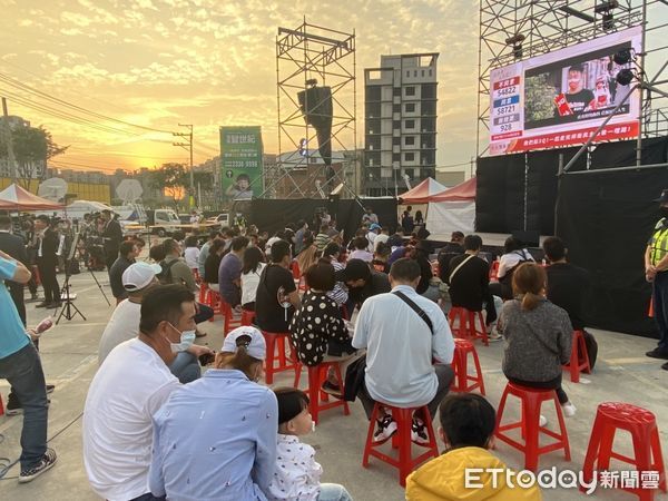 ▲▼陳柏惟罷免案，挺Q總部。（圖／記者白珈陽攝）