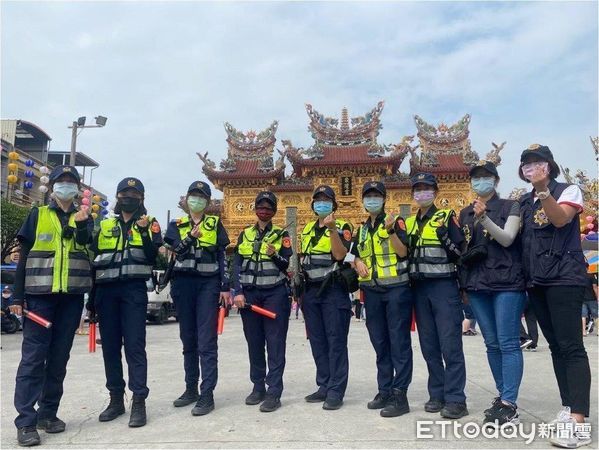 ▲屏東迎王祭典　東港警分局成立女警服務隊             。（圖／記者陳崑福翻攝，以下同）