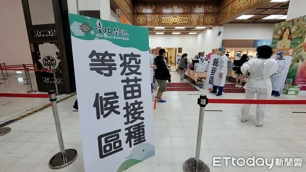 ▲▼疫情指揮中心加開5個疫苗BNT接種站，台北榮總進駐中正紀念堂BNT疫苗接種站。（圖／記者呂佳賢攝）