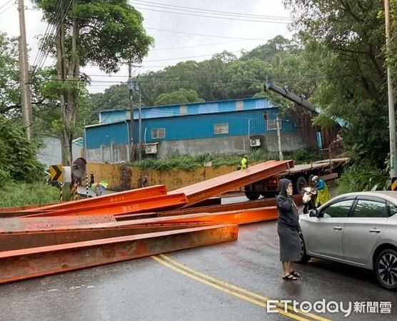 ▲籲請人車改道以免塞車。（圖／民眾提供）