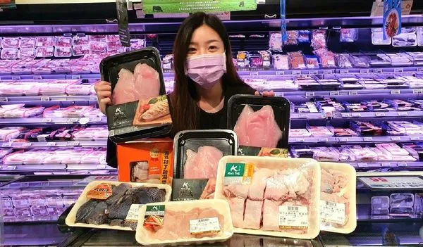 ▲▼全聯土雞節登場，除了包裝升級，還有獨家新品上市。（圖／業者提供）