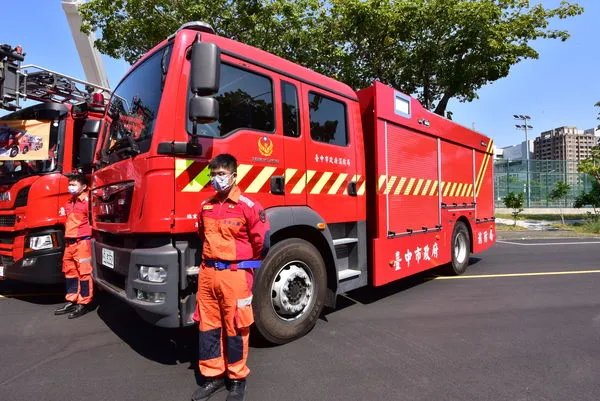▲▼台中市消防局獲消防署補助50米雲梯車等6輛各式消防車。（圖／消防局提供）