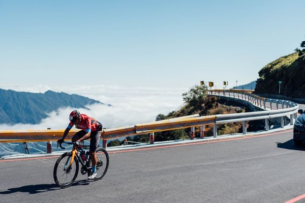 ▲臺灣KOM自行車登山王挑戰，馮俊凱單飛抵達點、女子總排第一曾可妡。（圖／中華民國自行車騎士協會提供）