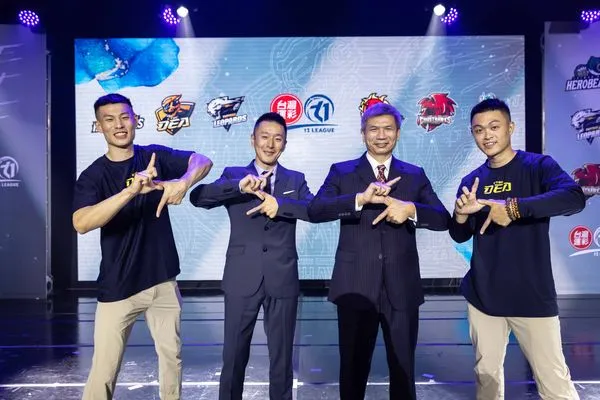 ▲中信特攻總教練李雲光(右2)認為陣中新秀整體表現。（圖／T1聯盟提供）