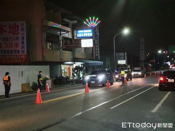 ▲遏止半夜囂張車聚、危險駕車，中興和埔里警方強力取締不法。（圖／記者高堂堯攝）