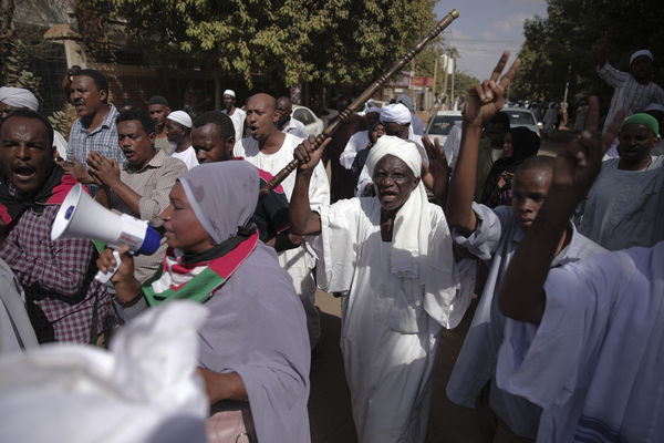 ▲▼蘇丹人民抗議軍事政變。（圖／達志影像／美聯社）