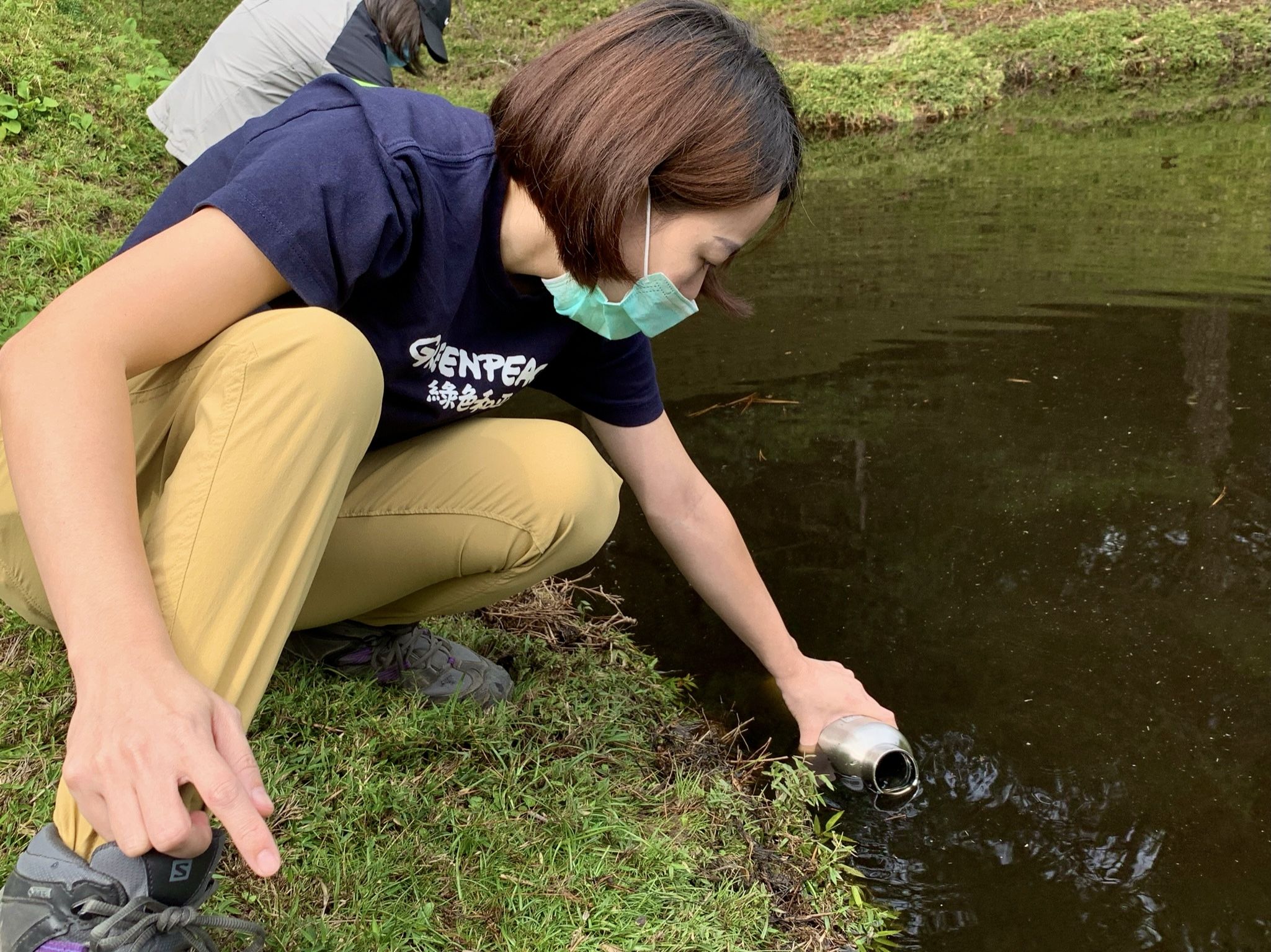 ▲▼綠色和平調查嘉明湖水鹿慘喝「塑膠水」。（圖／綠色和平提供）