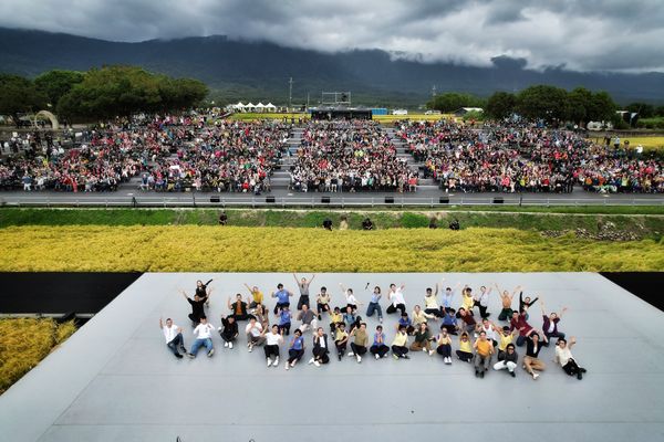 ▲▼2021池上秋收稻穗藝術節，雲門舞集首度與9m88同台。（圖／劉振祥攝／台灣好基金會提供）