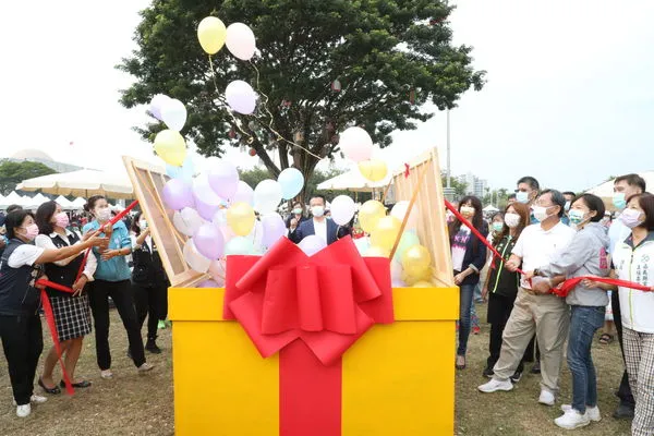 ▲▼嘉義縣振興市集熱鬧開市 。（圖／記者翁伊森翻攝）