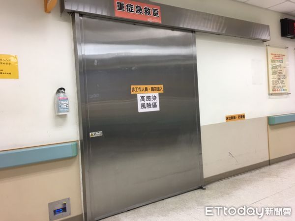 ▲涉嫌高市槍擊警員及涉槍砲、殺人未遂及毒品案的陳姓要犯，台、高雄警方31日凌晨在台南市攻堅圍捕時持槍拒捕，並與警方發生槍戰，被警方擊中送成醫醫院急救傷重不治。（圖／送醫示意圖，記者林悅攝）