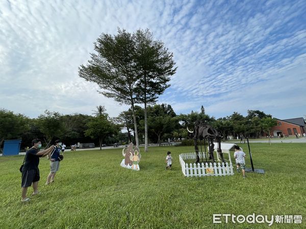 ▲台南山上花園水道博物館，和樹谷生活科學館合作推出俗稱長毛象的「猛瑪象」骨骼化石複製品巡迴展，歡迎民眾到場一遊。（圖／記者林悅翻攝，下同）