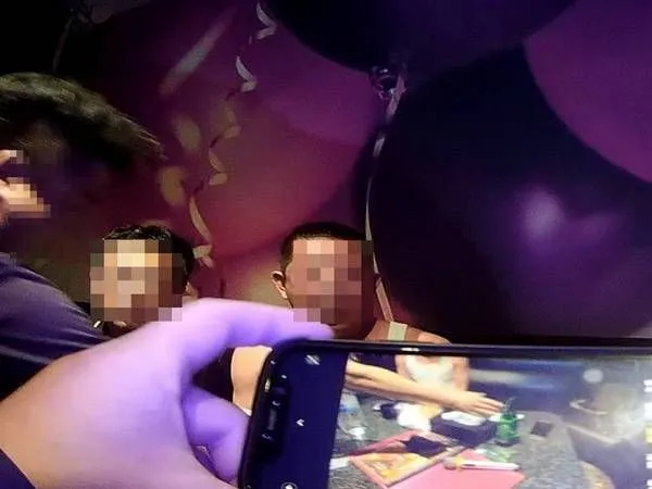 ▲桃園警KTV查獲違反防疫規定移送裁罰