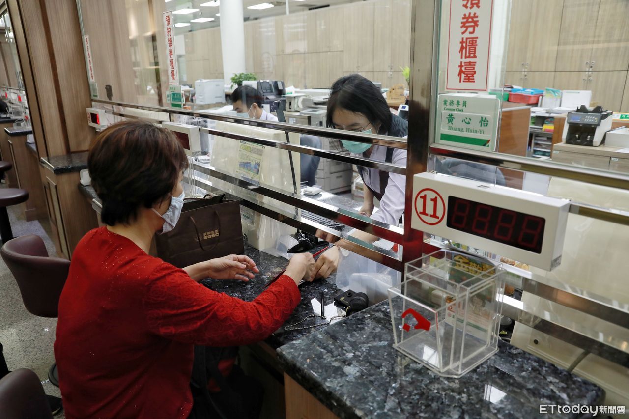 中華郵政調高存款利率、那指漲近2%　財經HOT 5一次看 | ETtod