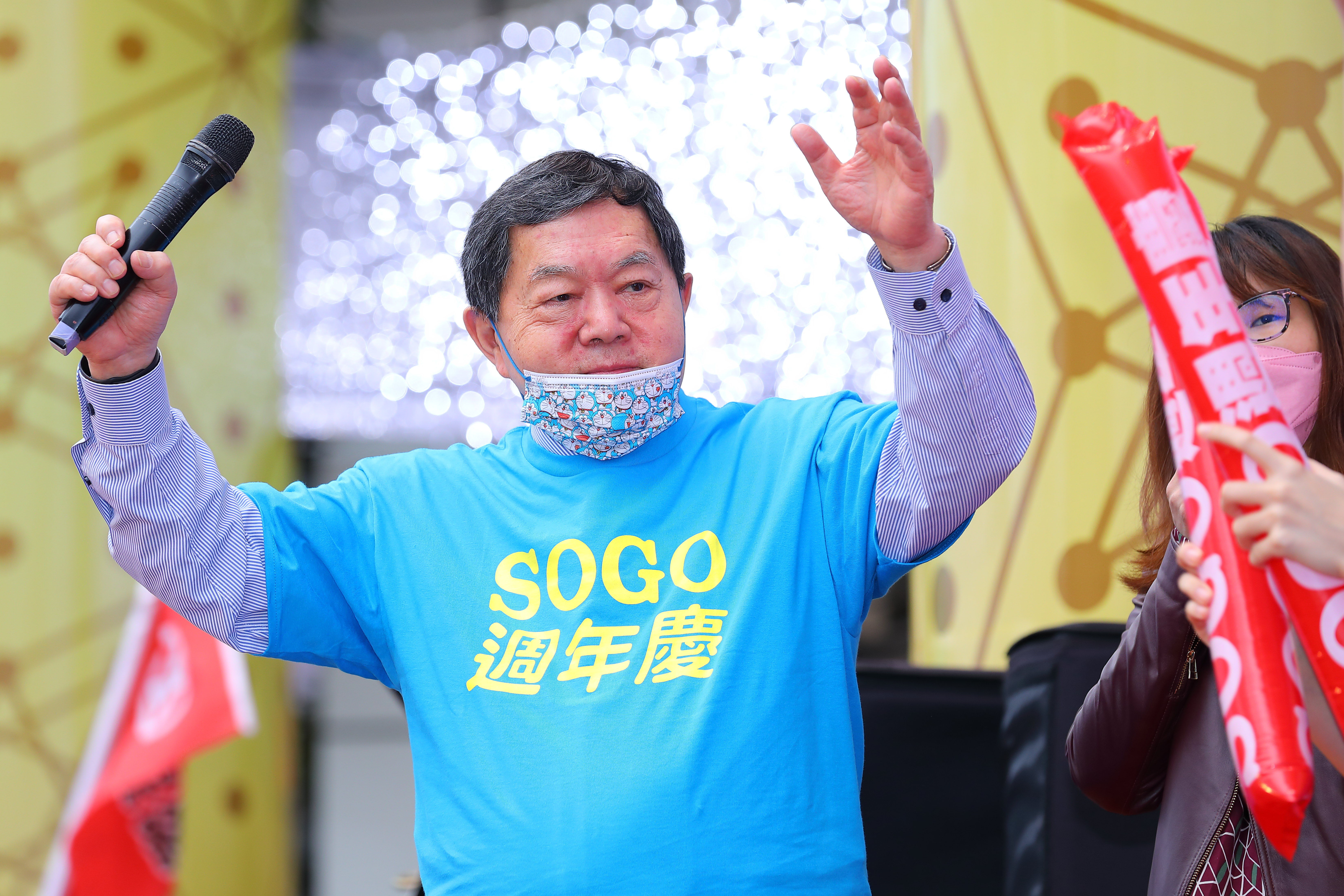 ▲▼SOGO百貨34週年慶即將開跑，2日遠東集團董事長徐旭東、SOGO百貨董事長黃晴雯及一線經營團隊，帶領全台員工誓言達成今年110億業績目標。（圖／記者湯興漢攝）