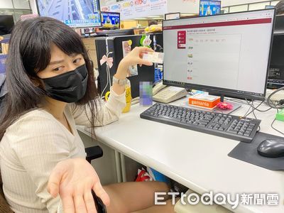 正面穿衣很好看、轉側面卻厚一圈!網友求救「肩頸圓腫」 改善不能只減肥