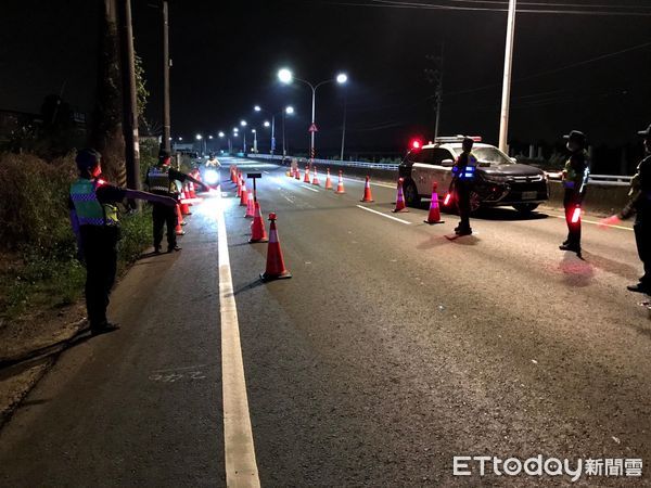 ▲東港執勤路邊臨檢勤務            。（圖／記者陳崑福翻攝，以下同）