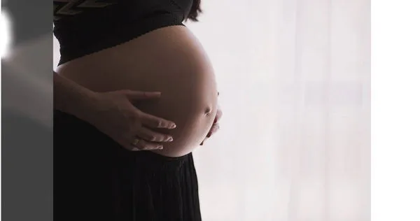 女子流產後仍腹痛不已，檢查才知寶寶遺骸竟仍在體內。（示意圖／pixabay）