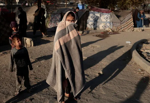 ▲▼阿富汗居民逃離動盪省份，來到首都喀布爾避難。（圖／路透）