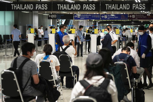 ▲▼泰國首日開放邊境，迎來逾6600名旅客。（圖／路透）