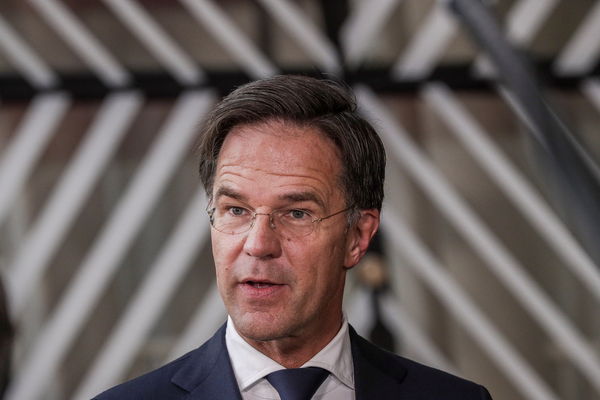 ▲▼荷蘭總理呂特（Mark Rutte）2日宣布，公共場合將重新恢復「戴口罩」等防疫措施。（圖／路透）