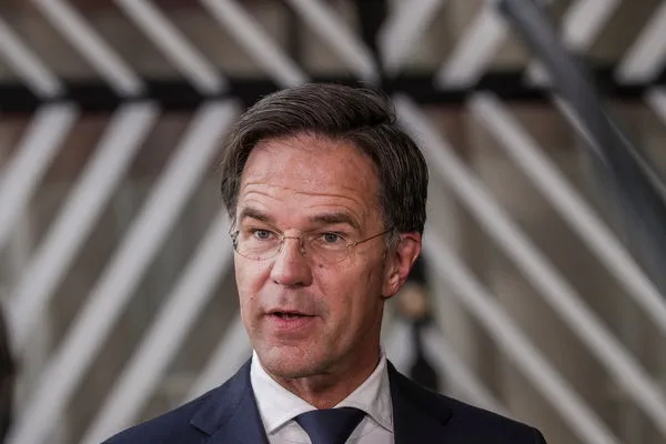 ▲▼荷蘭首相呂特（Mark Rutte）2日宣布，公共場合將重新恢復「戴口罩」等防疫措施。（圖／路透）